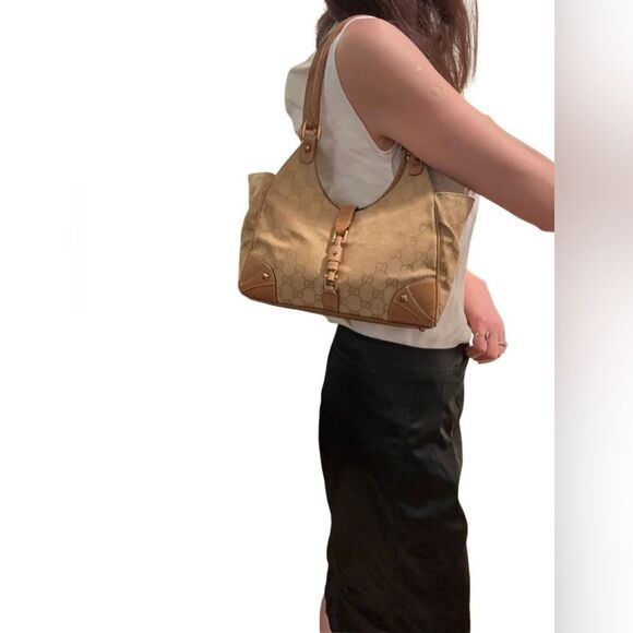 Gucci Brown Shoulder Bag with Bamboo Detail - Picture 1 of 13